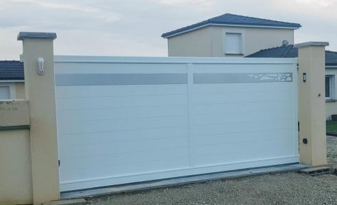 Portail coulissant ALUMINIUM